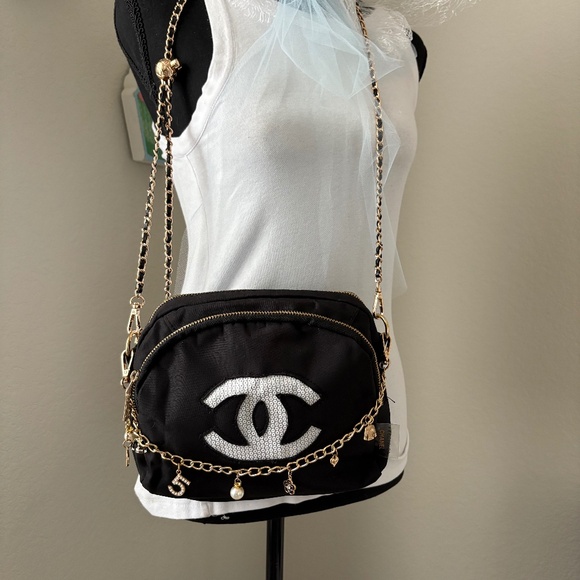 New CHANEL CC Precision Make Up/Cosmetic Bag with Chain Double Zipper - Picture 3 of 9